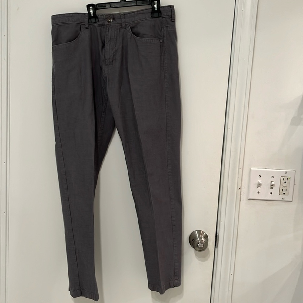 Calvin Klein, mens, 32x32:  100% cotton /cotton pants, grayish taupe color.